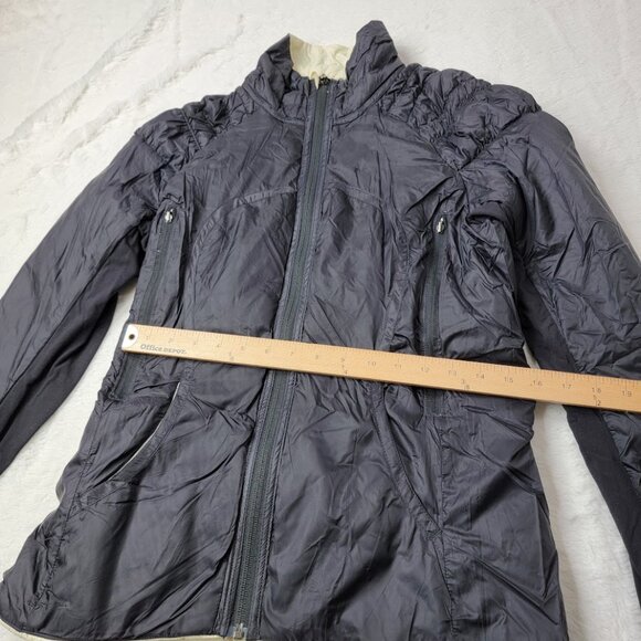 Lululemon Women's Black Cream 650 Fill Run Turn Around Reversible Jacket Size 8 - Picture 6 of 7